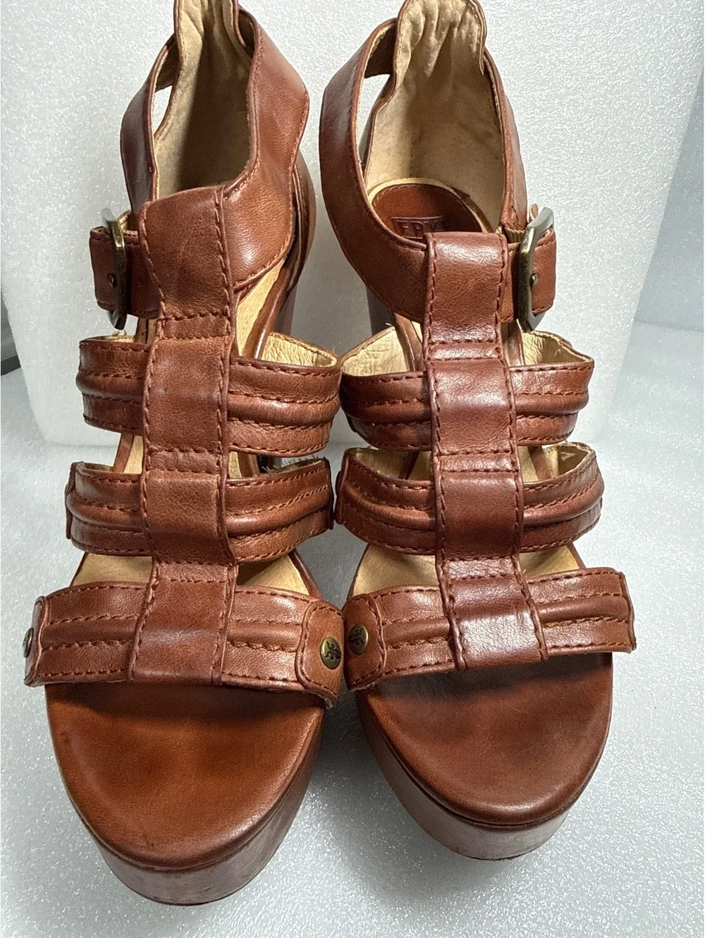 Frye Brown Leather Platform Heeled Sandals Strappy Buckle Women’s Size 7.5